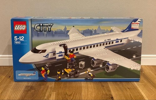 Lego 7893 passenger plane - lego,