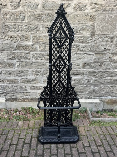 Victorian cast iron hall - cast,