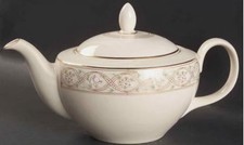 Vintage Royal Doulton New Romance Collection GABRIELLE. T.C. 1259 4cup Teapot