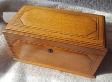 RARE  COTSWOLD  SCHOOL    ARTS  AND  CRAFTS  OAK BOX   C1930    PETER WAALS