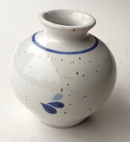 Carrowmore pottery sligo - pottery,,