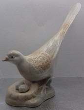 Porceval China Figure : Dove