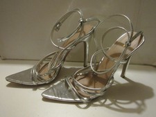 Ladies Pretty Little Thing