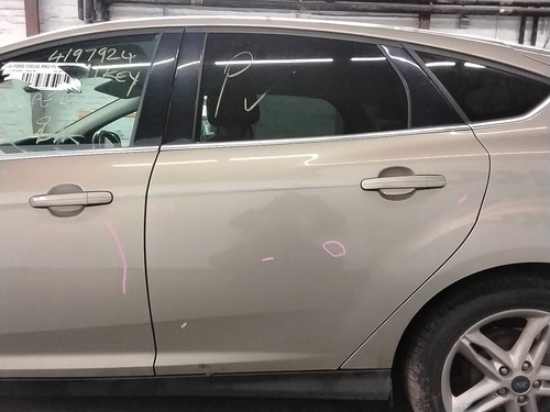 Rear passenger door left - passenger,
