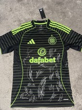 SQUAD SIGNED Official Celtic