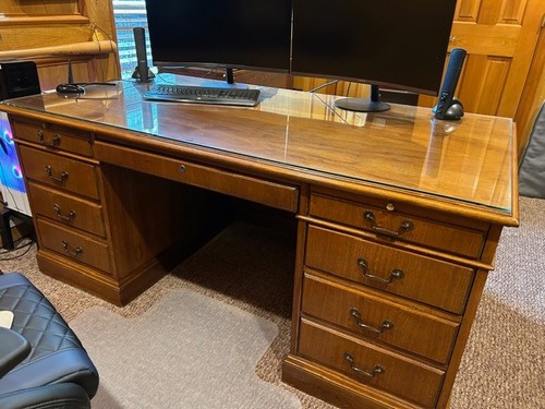 Office desk glasstop - desk, w/glasstop
