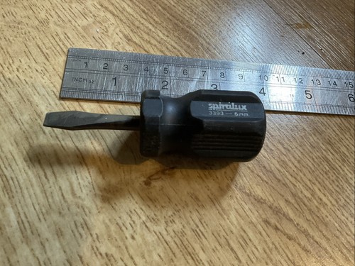 Stubby flat bladed - flat,