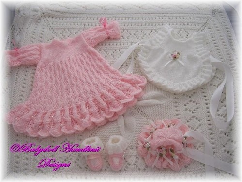 Baby reborn doll knitting - /,