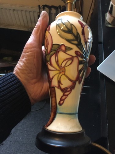 Moorcroft inch tall - moorcroft, 12
