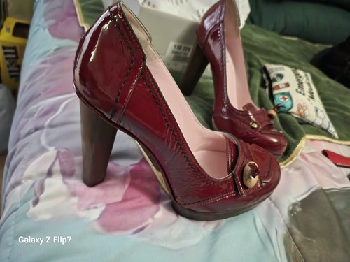 Harlot red patent - red,