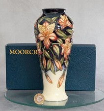 Moorcroft 'Peruvian Lily'