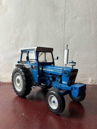 Universal hobbies ford 7600 - ford,