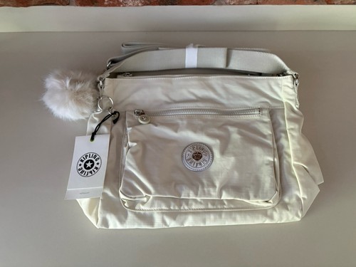 Bnwt kipling basic plus dayir - basic,