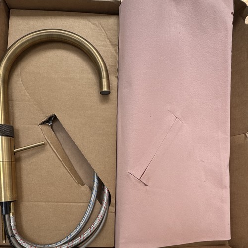 Brass finish quoorker round - brass,