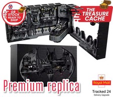 SALE 76252 Shadow box Batcave