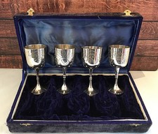 4 x VINTAGE SILVER PLATED EPNS WINE GOBLETS IN BLUE VELVET PRESENTATION BOX