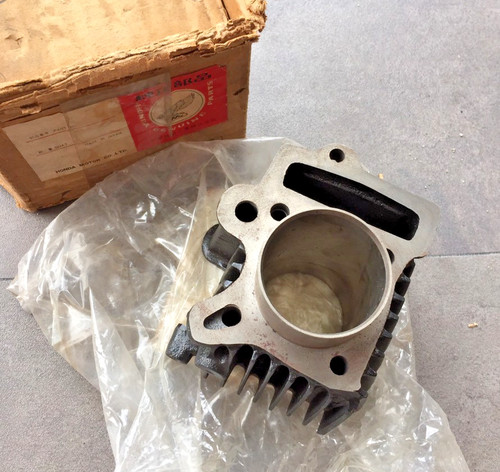 Engine cylinder block for - cylinder,