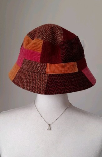 Accessorise bucket hat