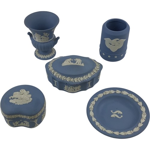 Wedgwood blue jasperware - blue,