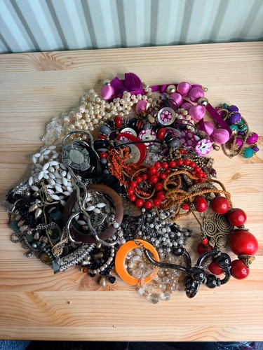Large mixed jewellery - large,