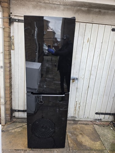 Indesit fridge freezer black - fridge,