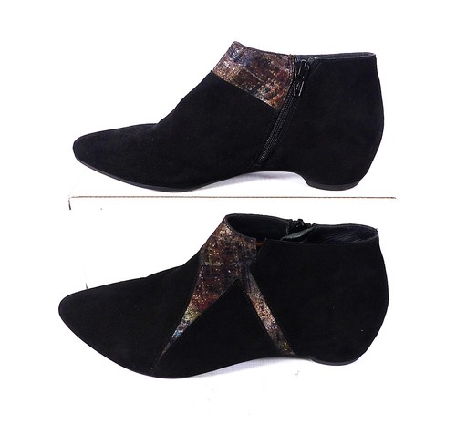 Pair pre loved women - pair, women's