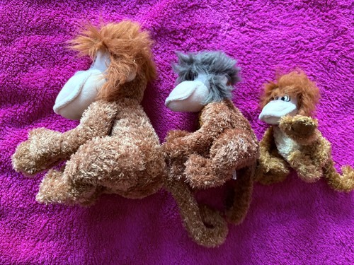 Rare set orangutans from - set,