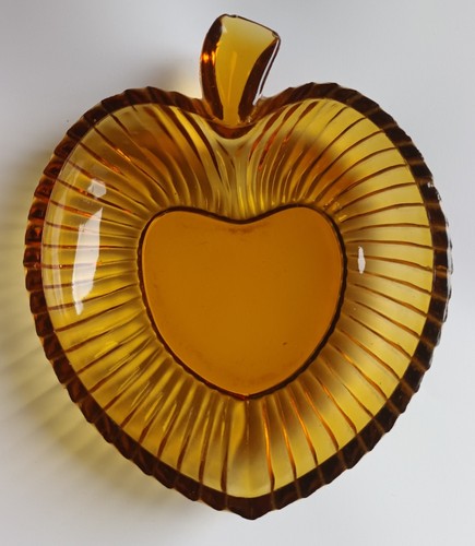 Vintage pressed glass - pressed, leaf