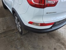 REAR BUMPER KIA SPORTAGE MK3 (SL) 2010 TO 2015 CRDI 3 SAT NAV 5 DR ESTATE WHITE