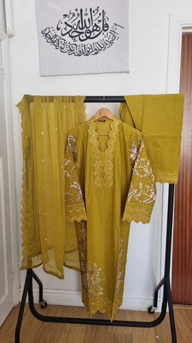 Stunning piece mustard - 3-piece,