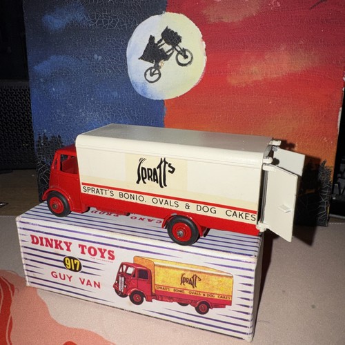Dinky toys 514 - van, sprats