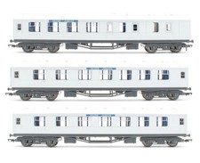 HORNBY 'OO' GAUGE SET OF 3