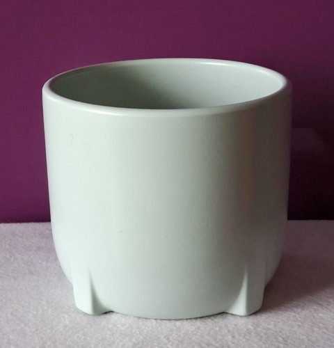 Pale green round indoor - pale,