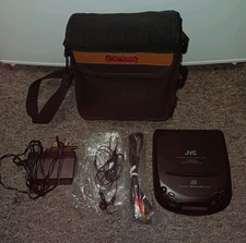 JVC XL-P40 Portable CD  Player  With Accessories In Bag Working Order