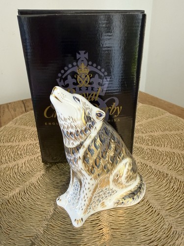 Royal crown derby - royal, wolf