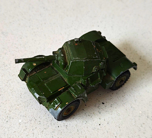 Dinky toys 670 - armoured, car