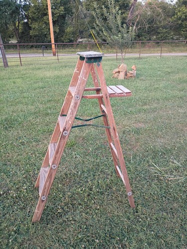Vtg step 5ft - 4, wood