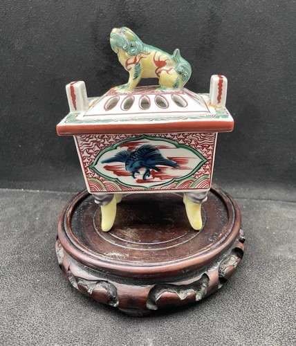 Unusual chinese porcelain - ,