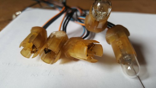 12v parking side pilot light - side,
