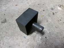 2001-2006 VAUXHALL CORSA C GREY PARCEL SHELF PIVOT PIN BLOCK 09115229 9115229