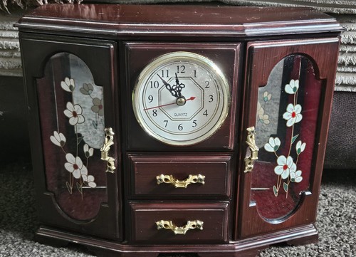 Vintage musical jewellery box - musical,