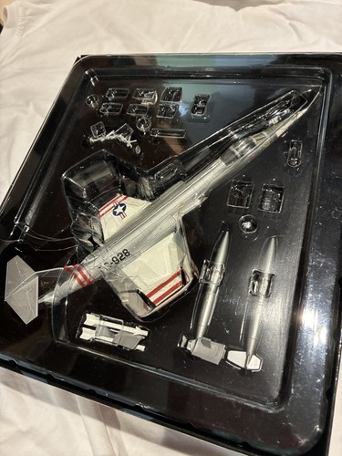 Corgi predator the - corgi, skies