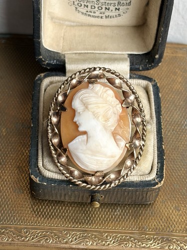 Antique vintage left facing - antique,