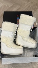 RRP £270 Moon boot white icon