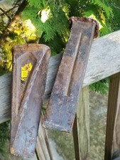 2 MANUAL WEDGE LOG SPLITTERS 