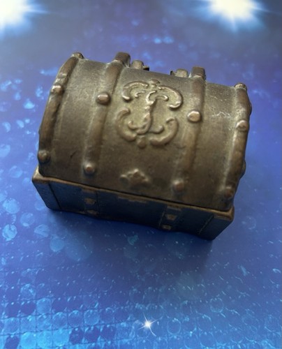 Treasure chest brass trinket - brass,