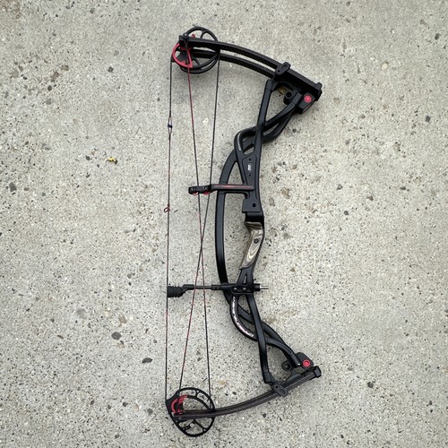 Right hand compound - right, hoyt