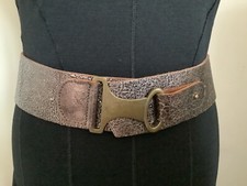 Chunky metallic cracked