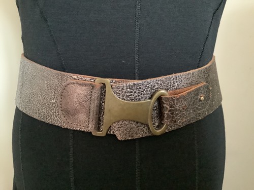 Chunky metallic cracked