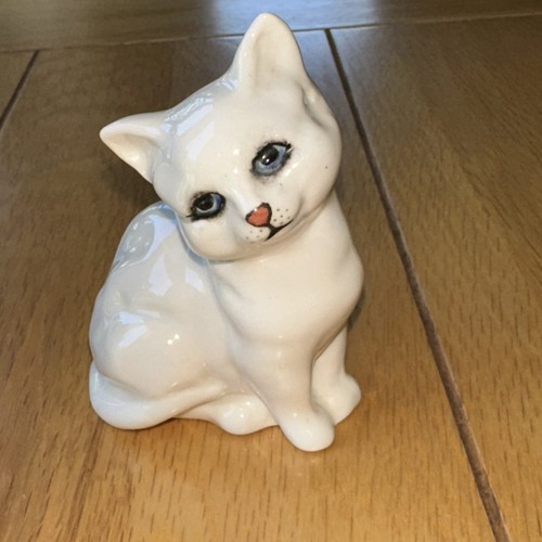 Vintage beswick white cat - vintage,